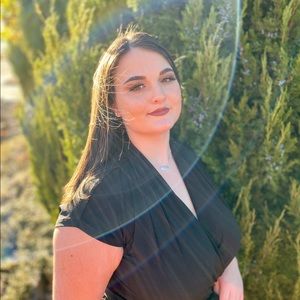 Meet your Posher, Olivia